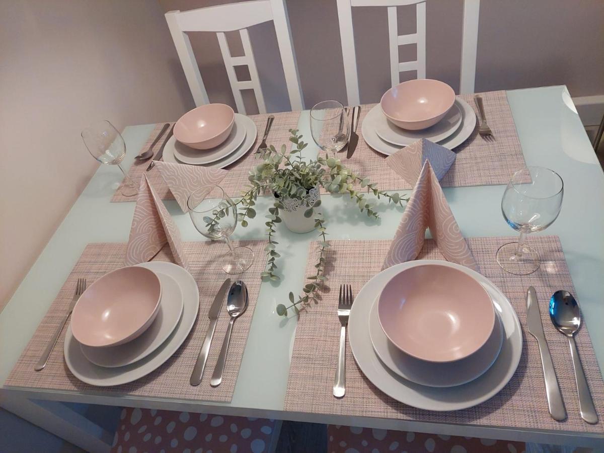 Helles Modern Eingerichtetes Apartment Halle  المظهر الخارجي الصورة