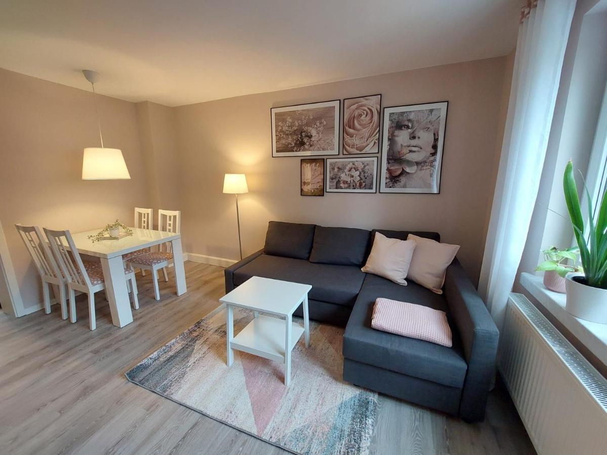 Helles Modern Eingerichtetes Apartment Halle  المظهر الخارجي الصورة