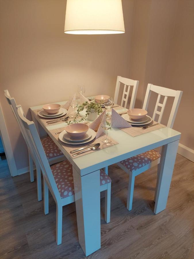 Helles Modern Eingerichtetes Apartment Halle  المظهر الخارجي الصورة
